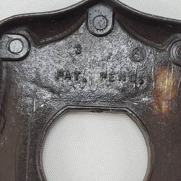 Vintage 7-Piece AMEROCK Metal Outlet & Switch Plate Covers Antique Brass Finish - Picture 8 of 10